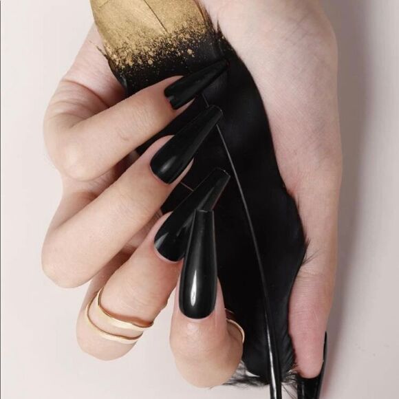 Black Press On Nails - Picture 3 of 5